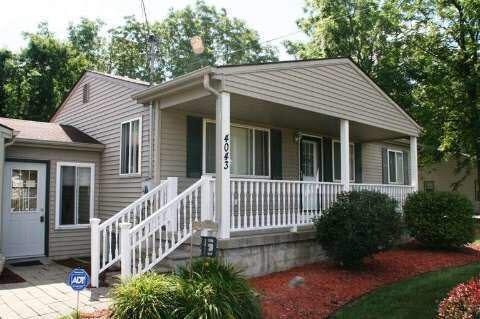 4043 Moulton Dr, Flint, MI 48507 - photo 1