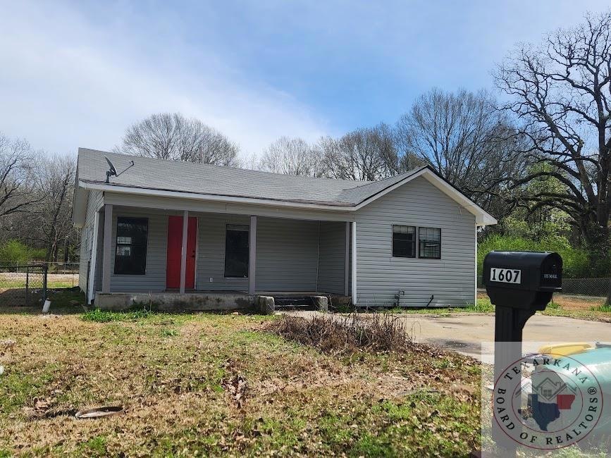 1607 Harlen St, Texarkana, TX 75501 - photo 1