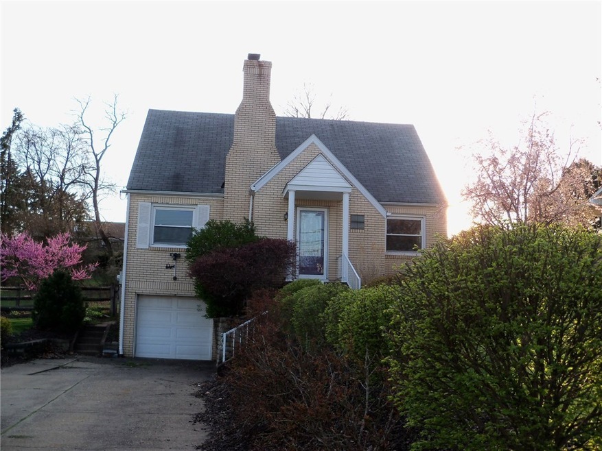 Adorable Cape in the heart of Kennedy Twp