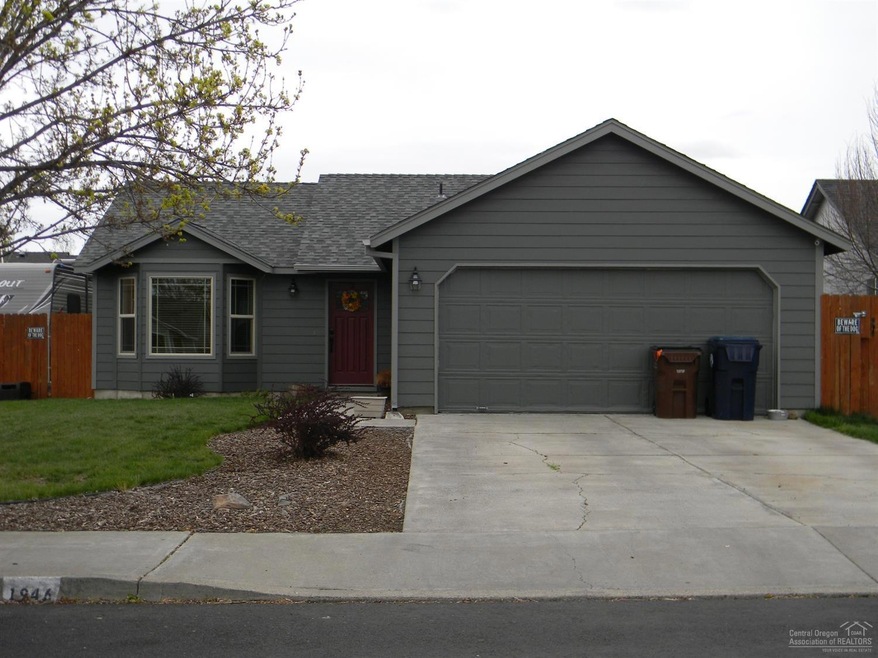 1946 SW 29th St, Redmond, OR 97756 - photo 1