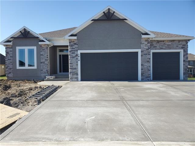 1618 SW Blackstone Place, Lee's Summit, MO 64082 - photo 1