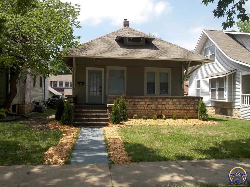 233 SW Elmwood Ave, Topeka, KS 66606 - photo 1