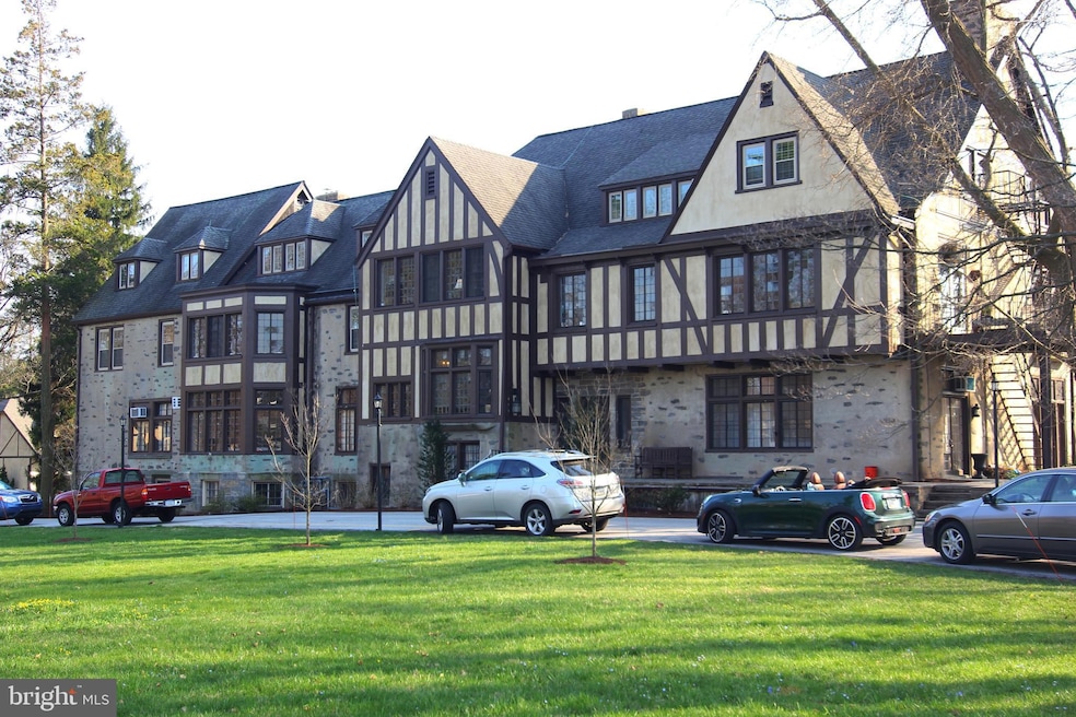 514 E Lancaster Ave unit 2A, Wynnewood, PA 19096 - photo 1