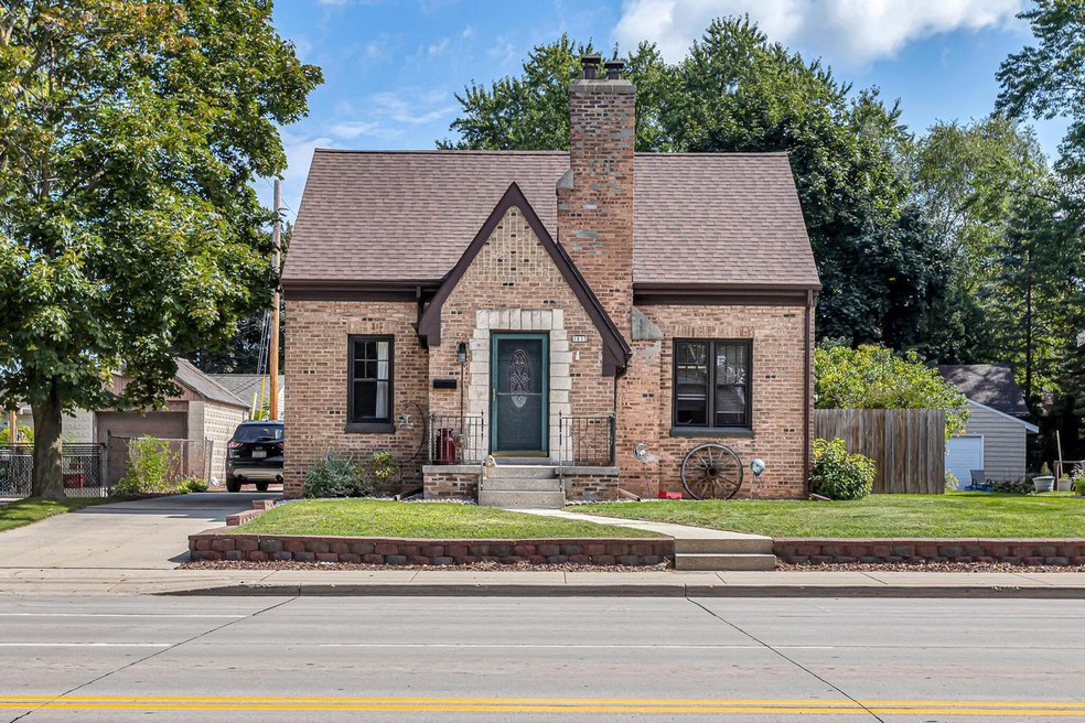 1035 N 18th Manitowoc 27