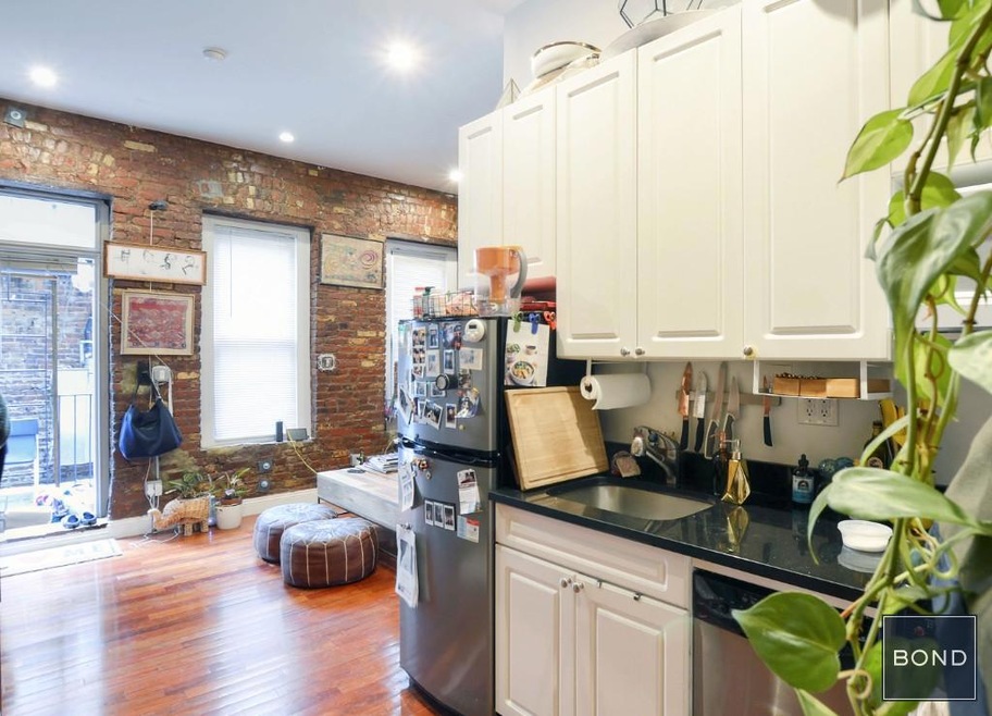 163 Mulberry St unit 1, New York, NY 10013 - photo 1