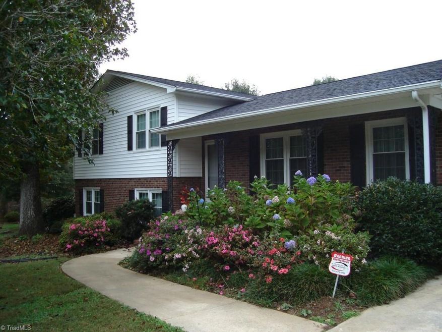 679 Brownmire Dr, Asheboro, NC 27205 - photo 1