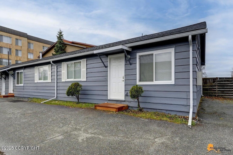 1030 W 26th Ave unit 1, Anchorage, AK 99503 - photo 1