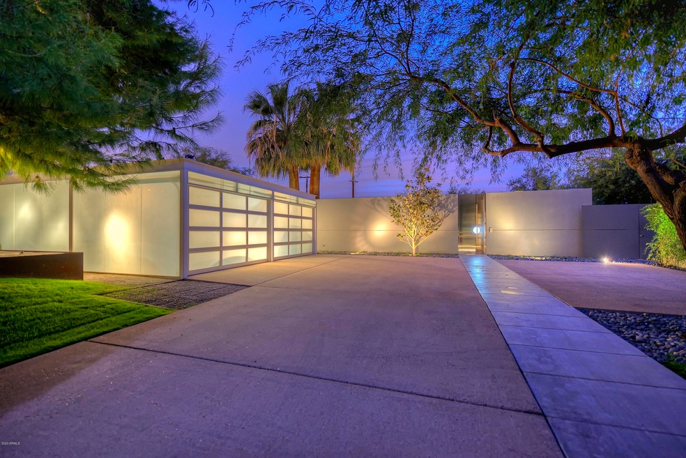 Al Beadle's Couryard Home
