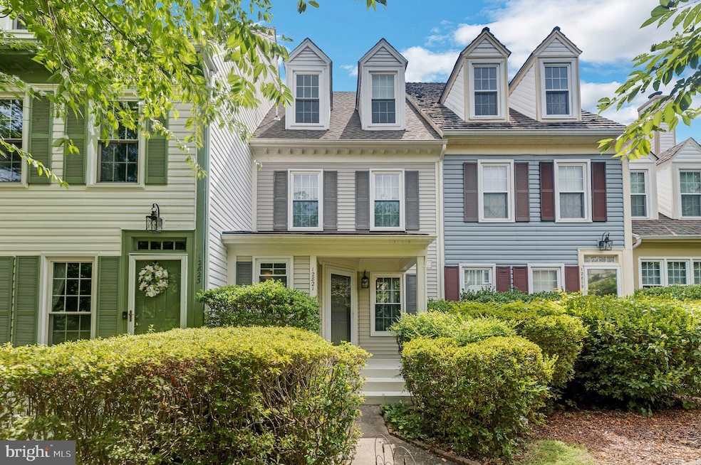 12821 Mill Brook Ct, Woodbridge, VA 22192 - photo 1