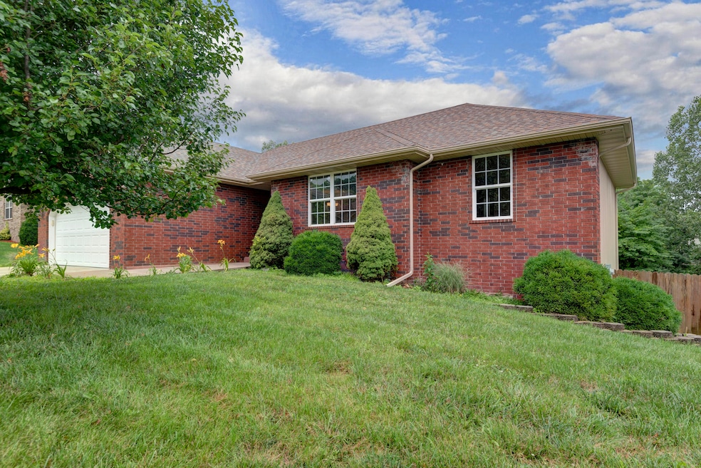 733 E Gallup Hill Rd, Nixa, MO 65714 - photo 1