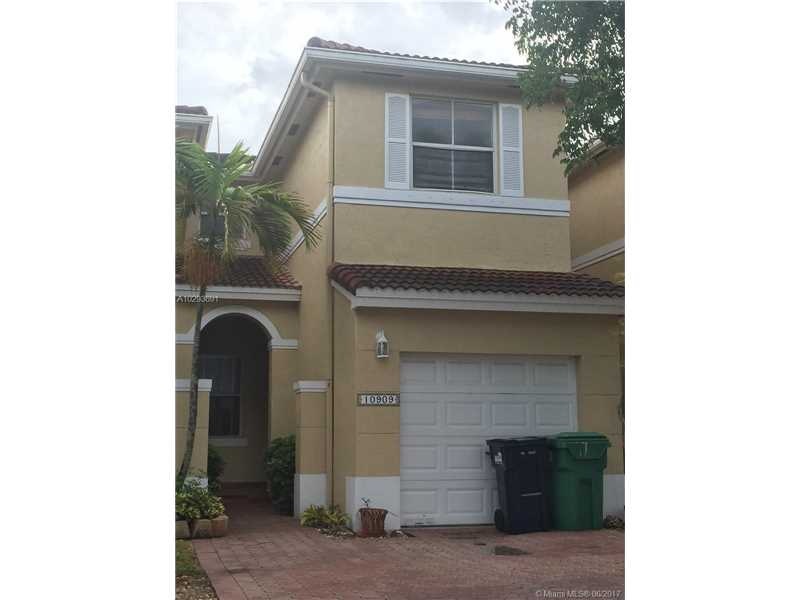 10909 NW 43rd Ln, Doral, FL 33178 - photo 1