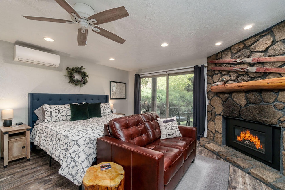 17624 Pinnacle Ln unit 4, Sunriver, OR 97707 - photo 1