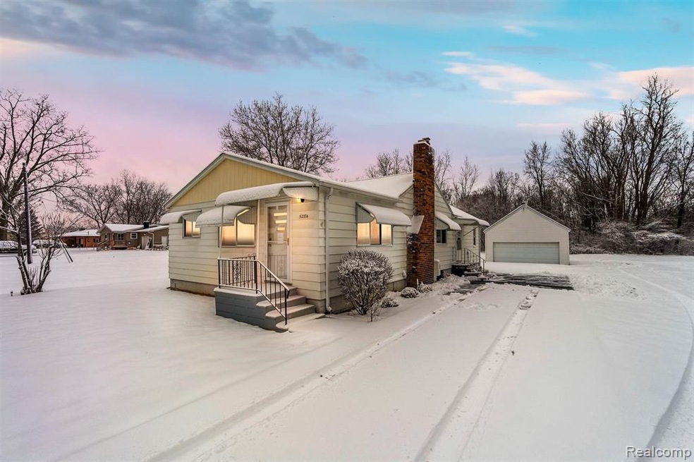 02-5284 W Carpenter Rd-WindowStill-Real-Estate-Pho