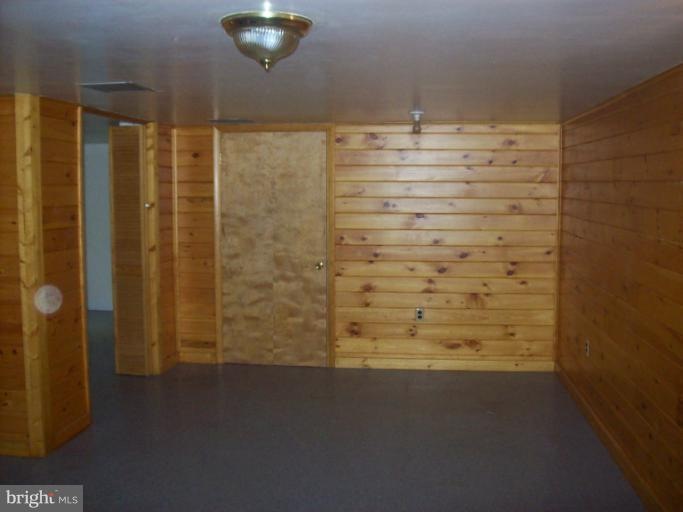 102 Laurel St, Moorefield, WV 26836 - photo 1