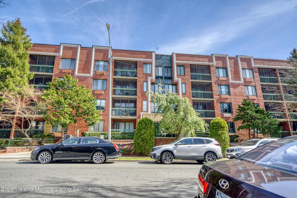 Whispering Woods At Latourette unit 4B, Staten Island, NY 10314 - photo 1