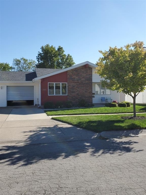 303 W 10th St, Auburn, IN 46706 - photo 1