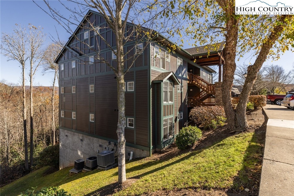 446 Peaceful Haven Dr unit 811, Boone, NC 28607 - photo 1