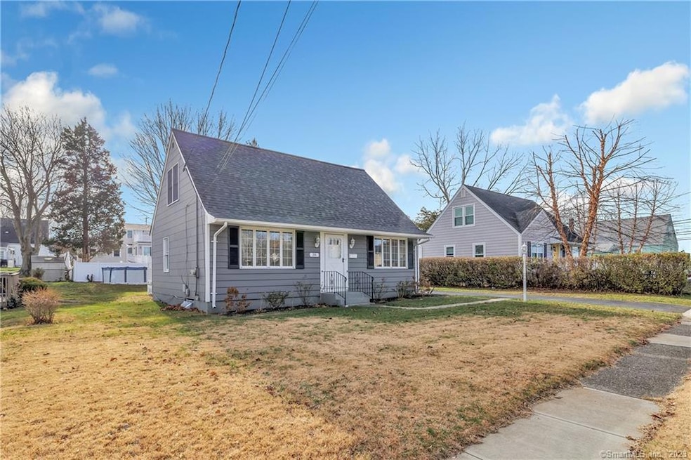 35 Hartland St, Stratford, CT 06615 - photo 1