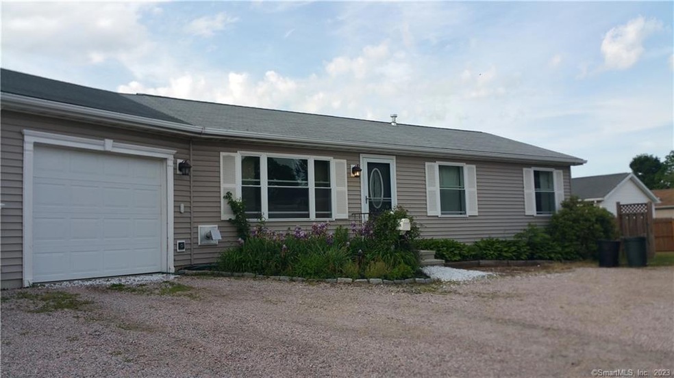 135R Liberty St unit 135R, Pawcatuck, CT 06379 - photo 1