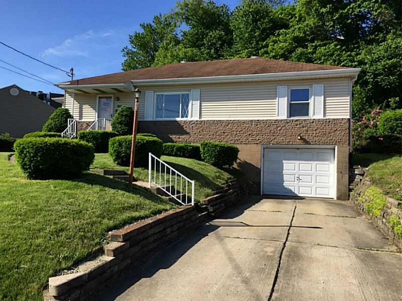 Exterior Front. Well maintained brick/vinyl ranch.