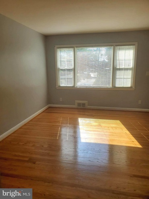 1524 Wadsworth Way, Baltimore, MD 21239 - photo 1