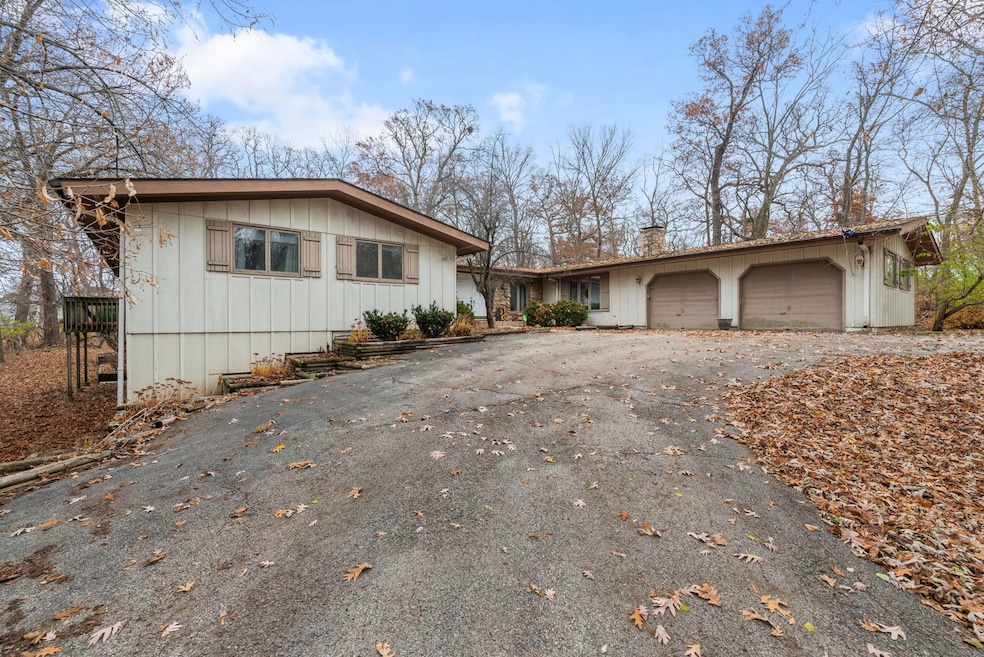 4N645 Mohican Ln, Elburn, IL 60119 - photo 1