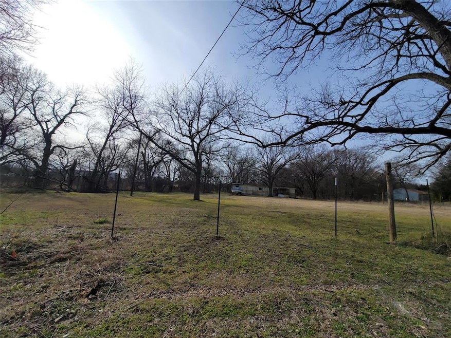 1068 County Road 4526, Whitewright, TX 75491 - photo 1
