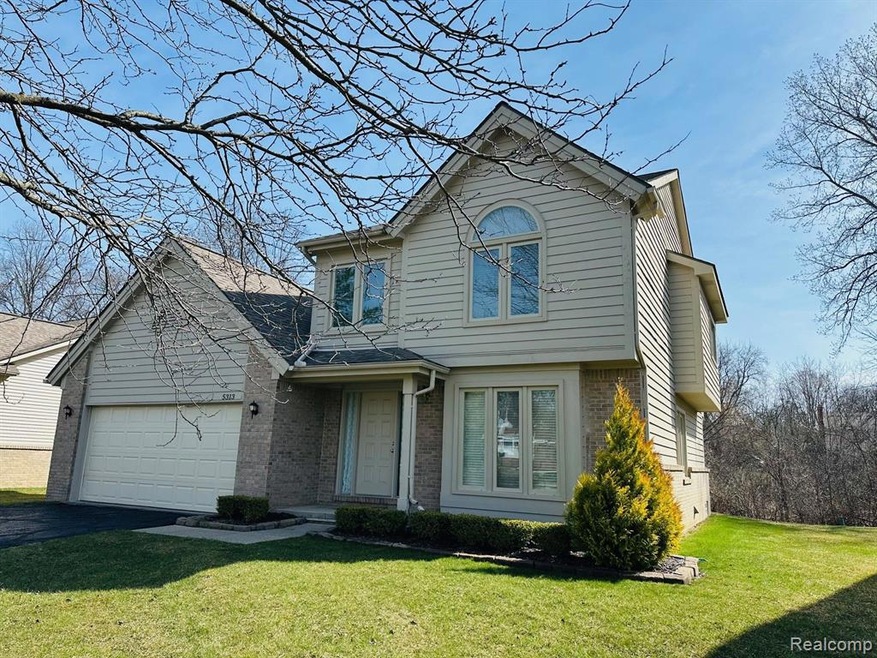 5313 Simpson Lake-Detached condo
