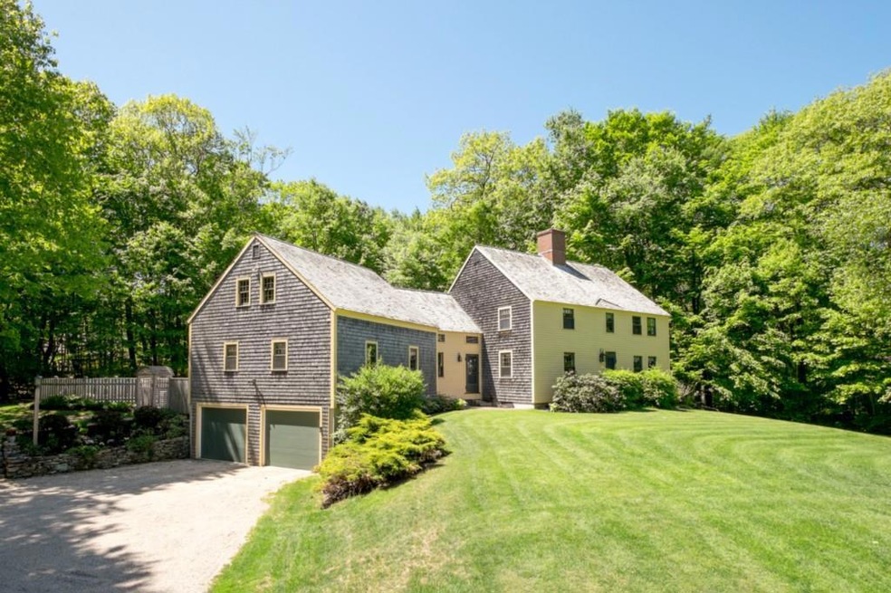 Spacious Reproduction Early American...