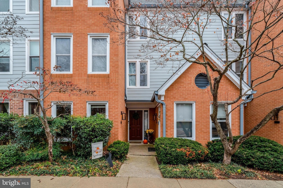 2101 N Rolfe St unit C, Arlington, VA 22209 - photo 1