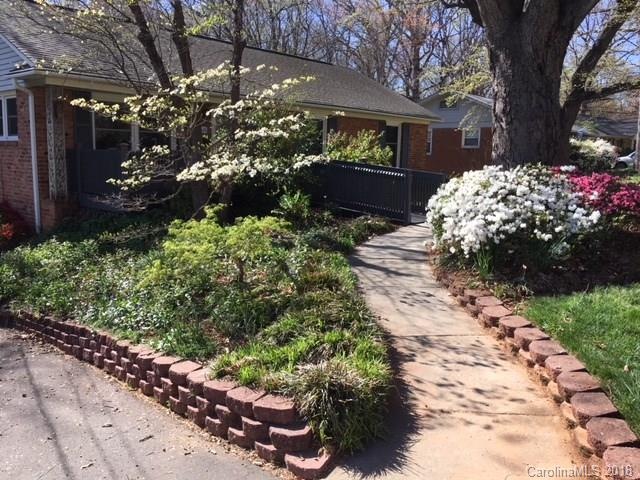 beautiful entry walkway!