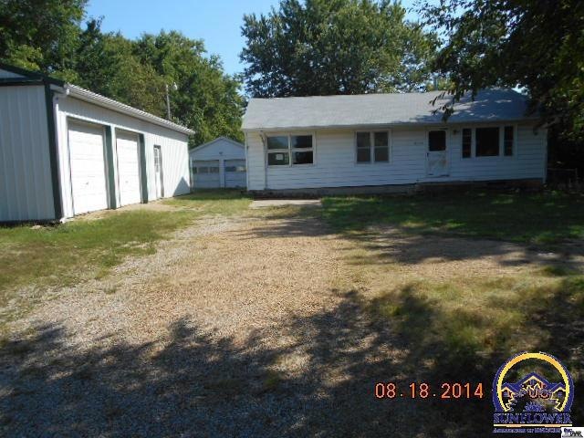 8223 SW 61st St, Topeka, KS 66610 - photo 1