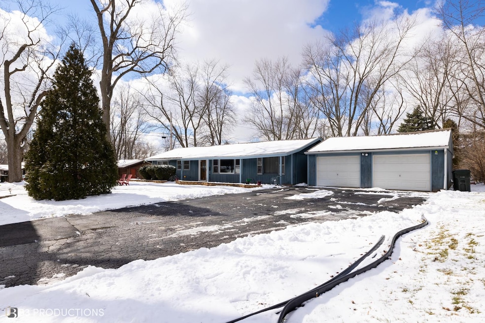 18660 Loras Ln, Country Club Hills, IL 60478 - photo 1