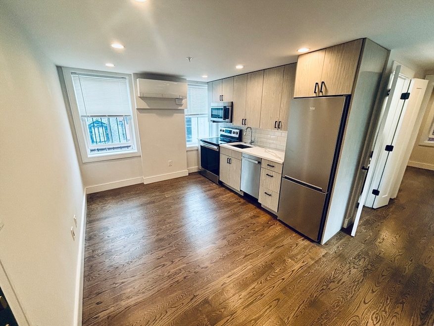 366 Hanover St unit 7, Boston, MA 02113 - photo 1
