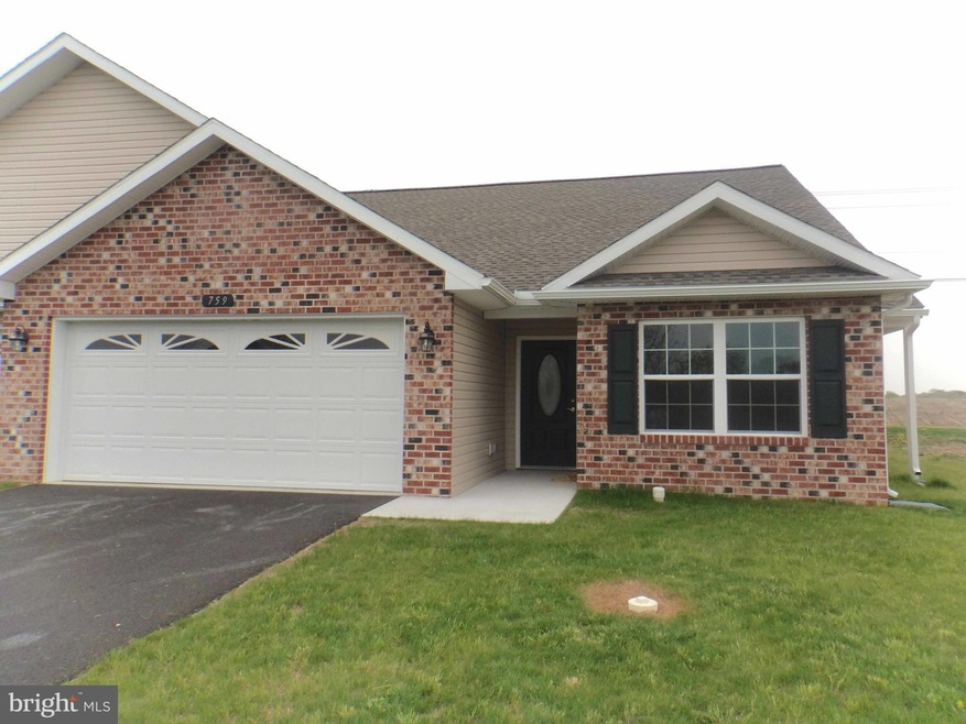 759 Shook Ct, Greencastle, PA 17225 - photo 1