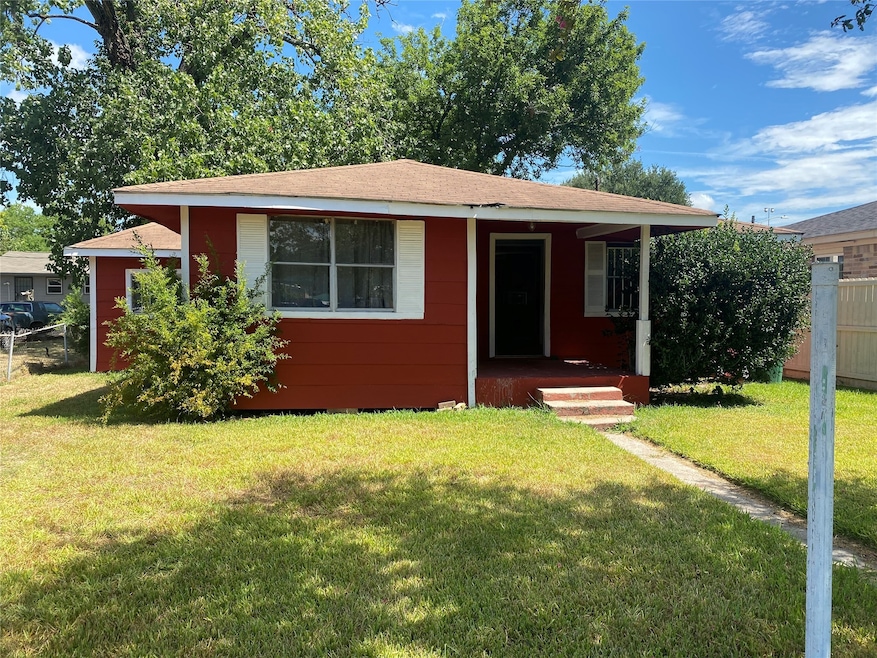 754 Junell St, Houston, TX 77088 - photo 1