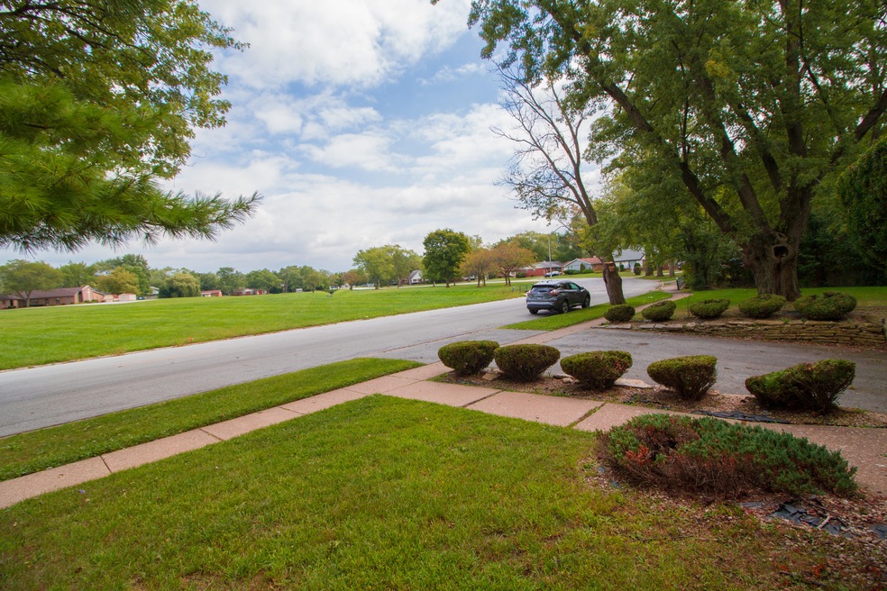 3409 Hazel Ln, Hazel Crest, IL 60429 - photo 1