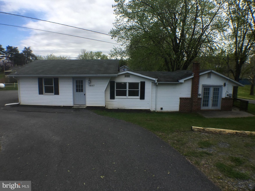 1697 Middleway Pike, Bunker Hill, WV 25413 - photo 1