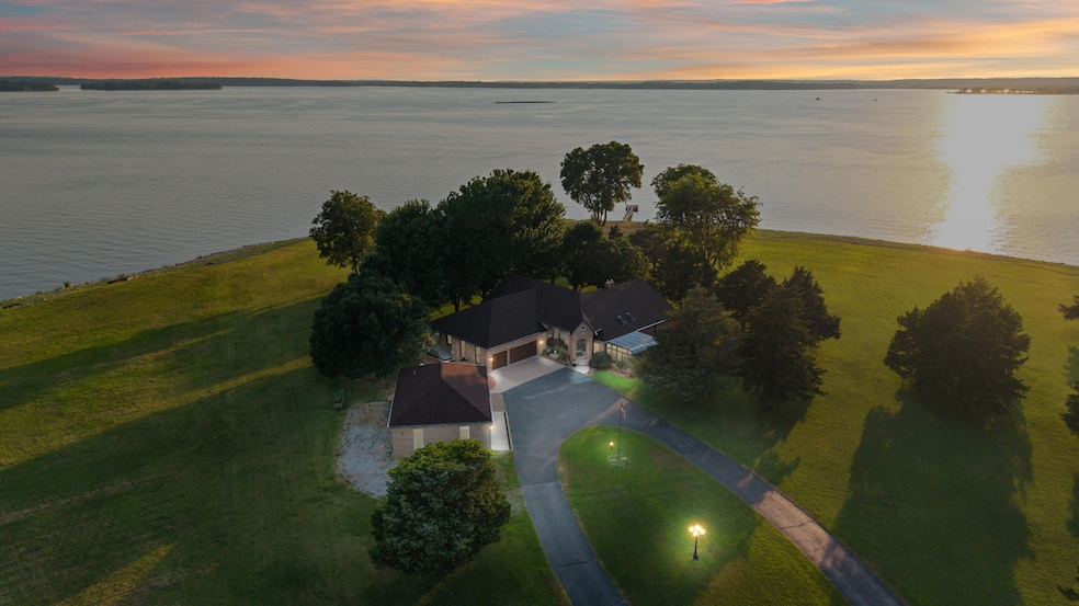 1631 Sunset Cir, Grove, OK 74344 - photo 1