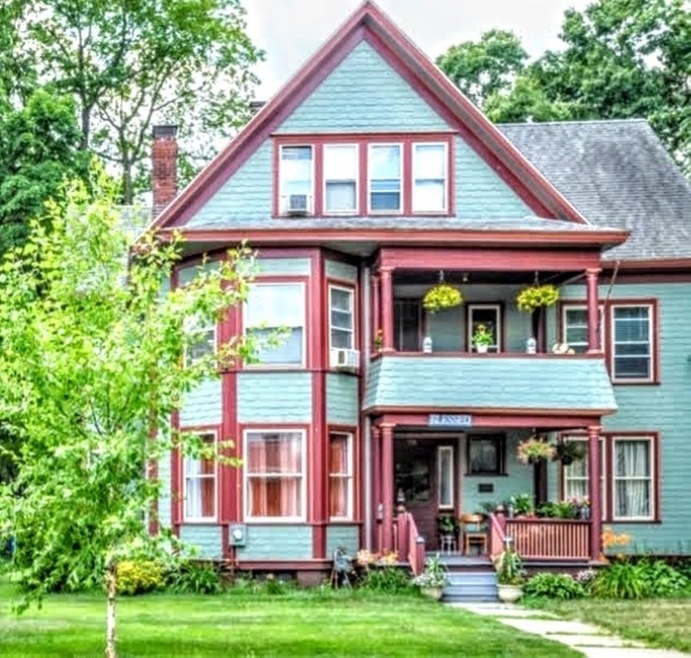 76 Florida St, Springfield, MA 01109 - photo 1