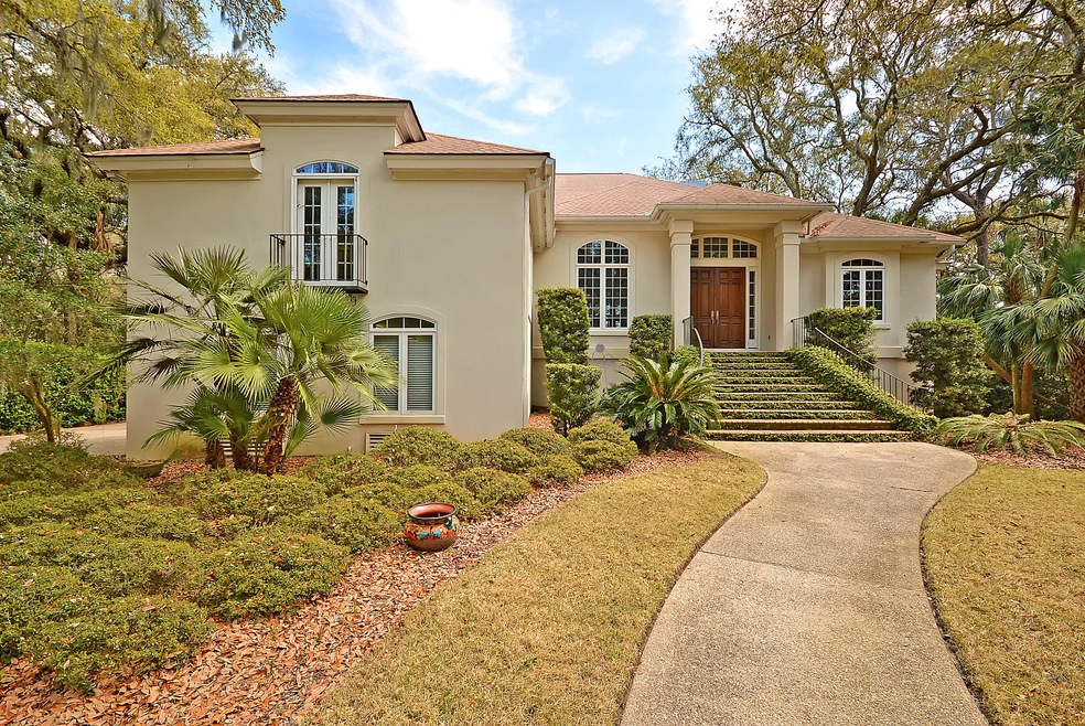 2733 Front Exterior-