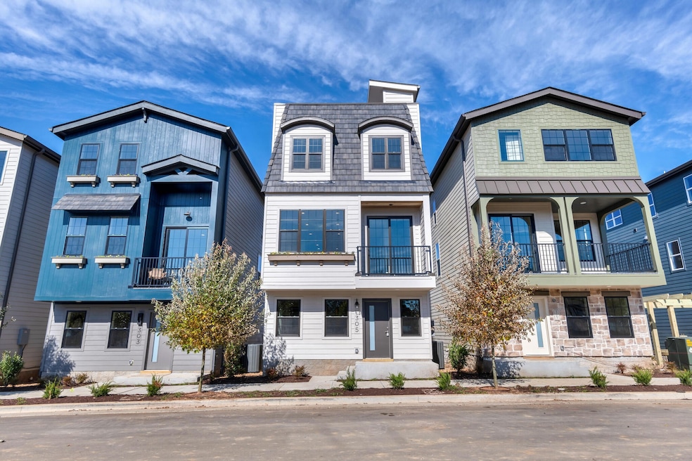 Pending $825,000 • Co-Listing Agent