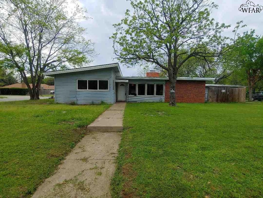 3710 Herring Ln, Wichita Falls, TX 76302 - photo 1