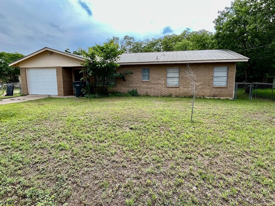 For Rent $1,600/month • Co-Listing Agent