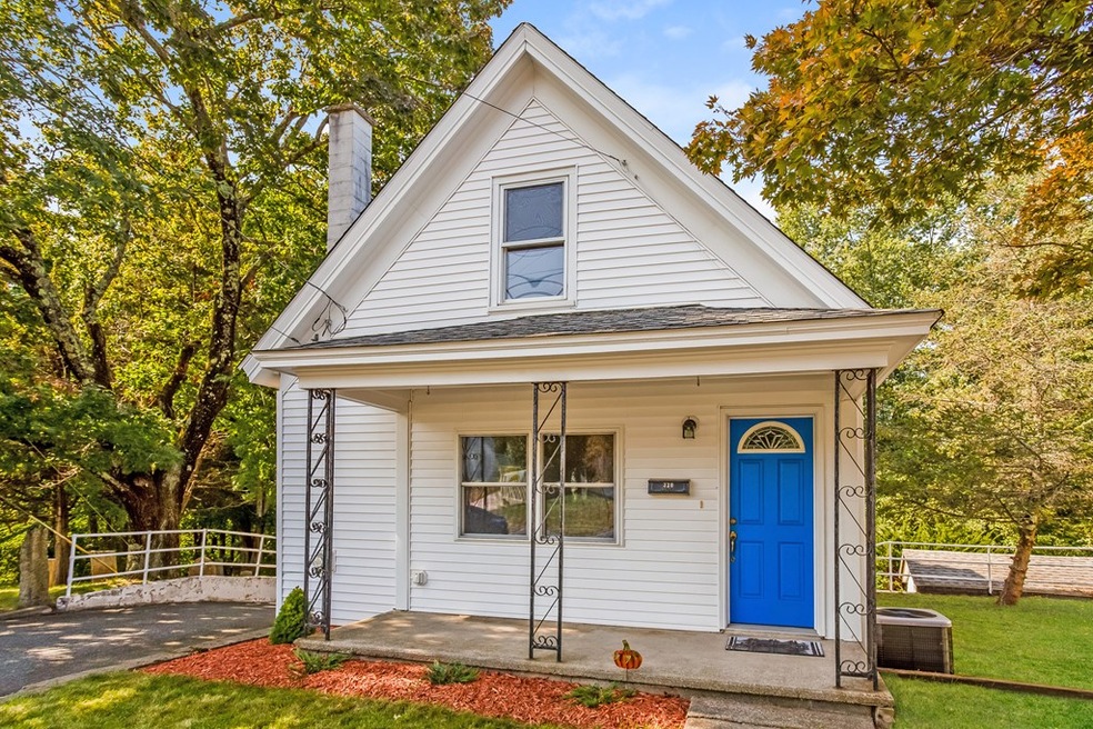 320 Providence Rd, South Grafton, MA 01560 - photo 1