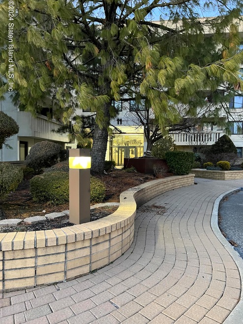 EXTERIOR ENTRANCE