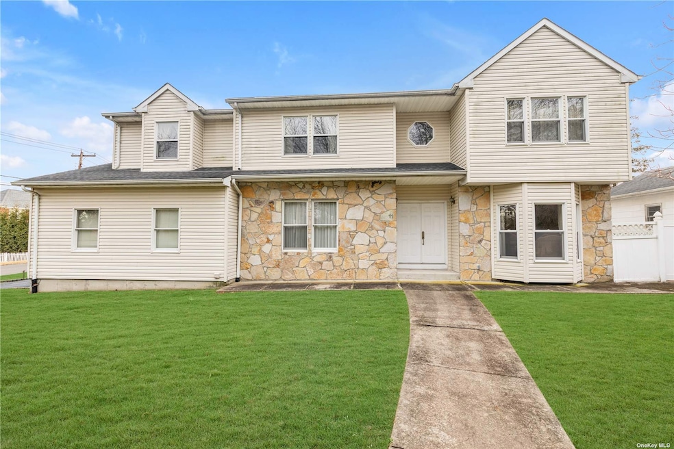 Sold $1,200,000 • Co-Listing Agent