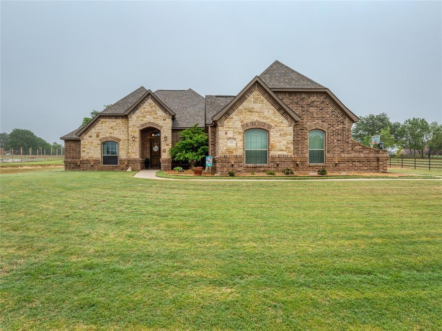 155 Mill Crossing Ln, Springtown, TX 76082 - photo 1