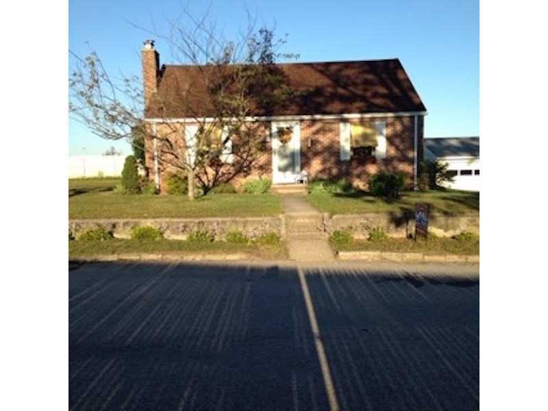 105 Wilbur Ave, Warwick, RI 02889 - photo 1