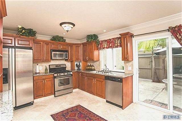 Gorgeous remodeled kitchen with granite and stainl